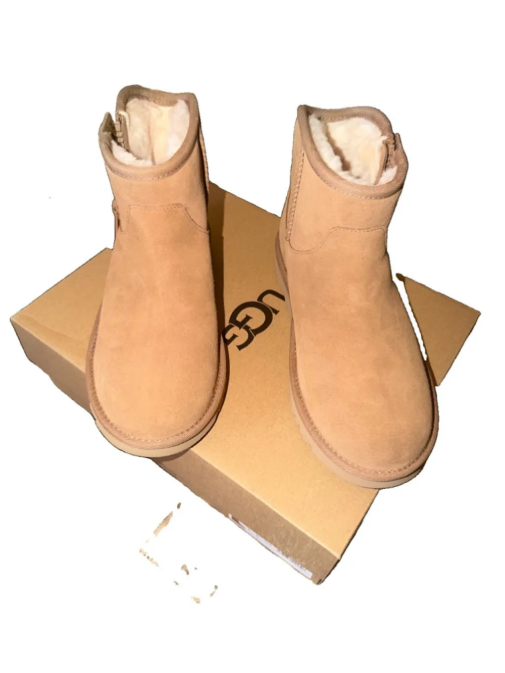 UGG KIDS ADRI CLASSIC MINI BOOT CHESNUT COLOR SIZE 5 US